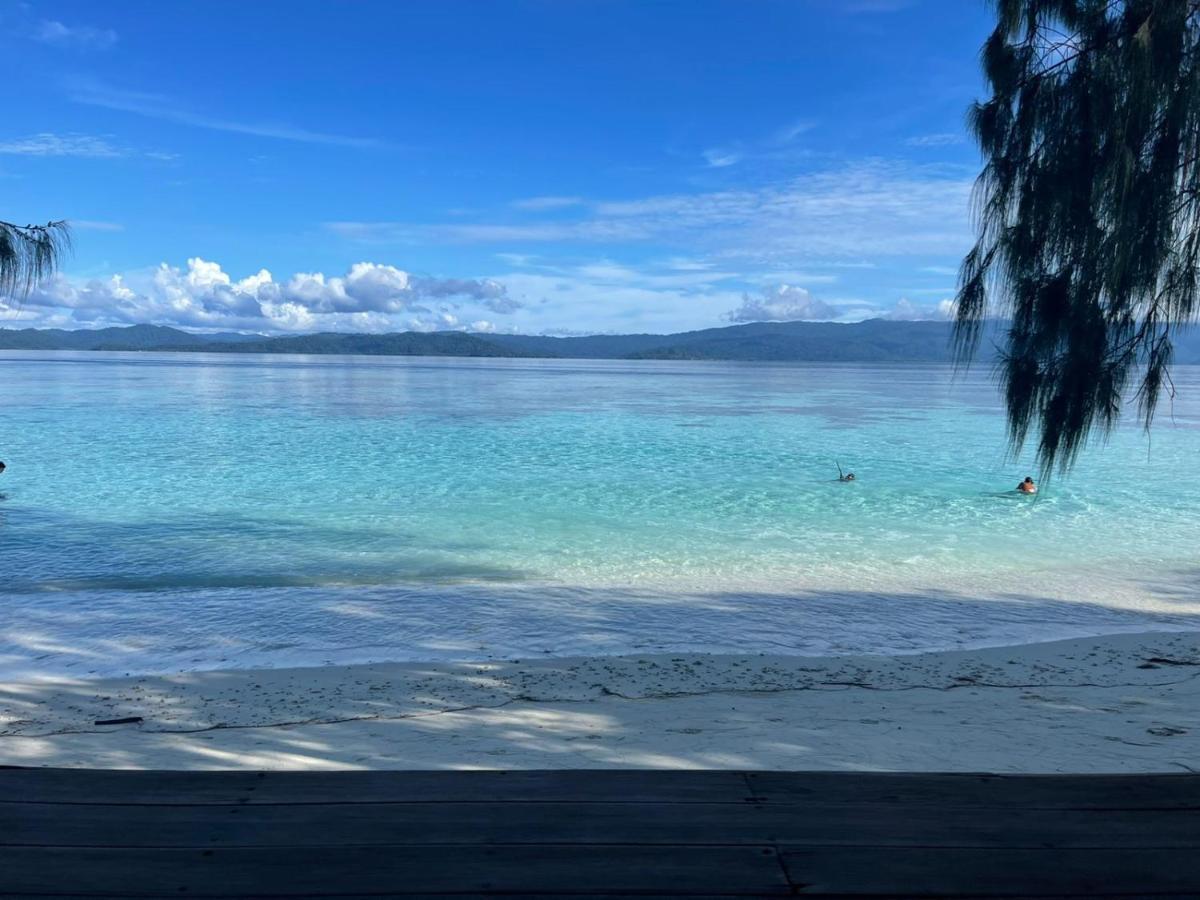 Wai Resort - Raja Ampat Pulau Birie エクステリア 写真