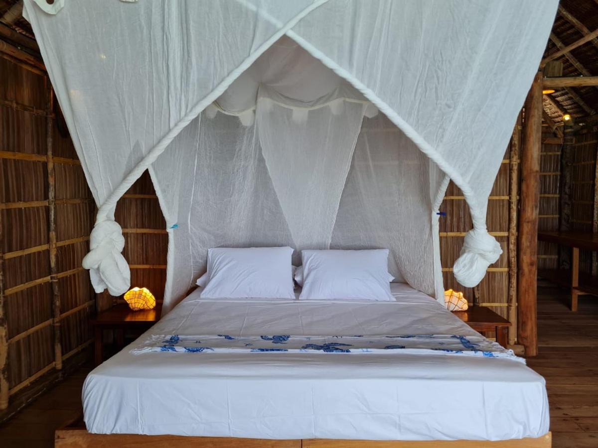 Wai Resort - Raja Ampat Pulau Birie エクステリア 写真